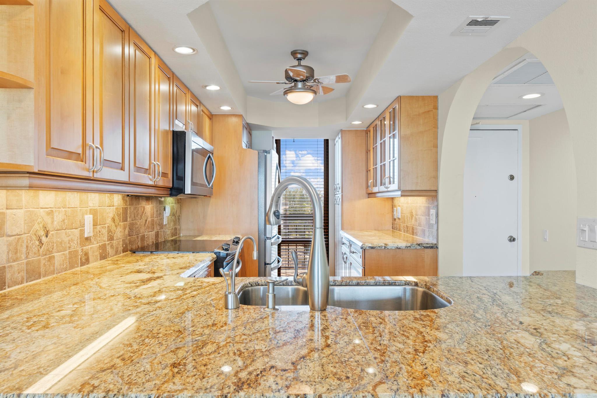 YACHT & RACQUET CLUB OF B - Residential