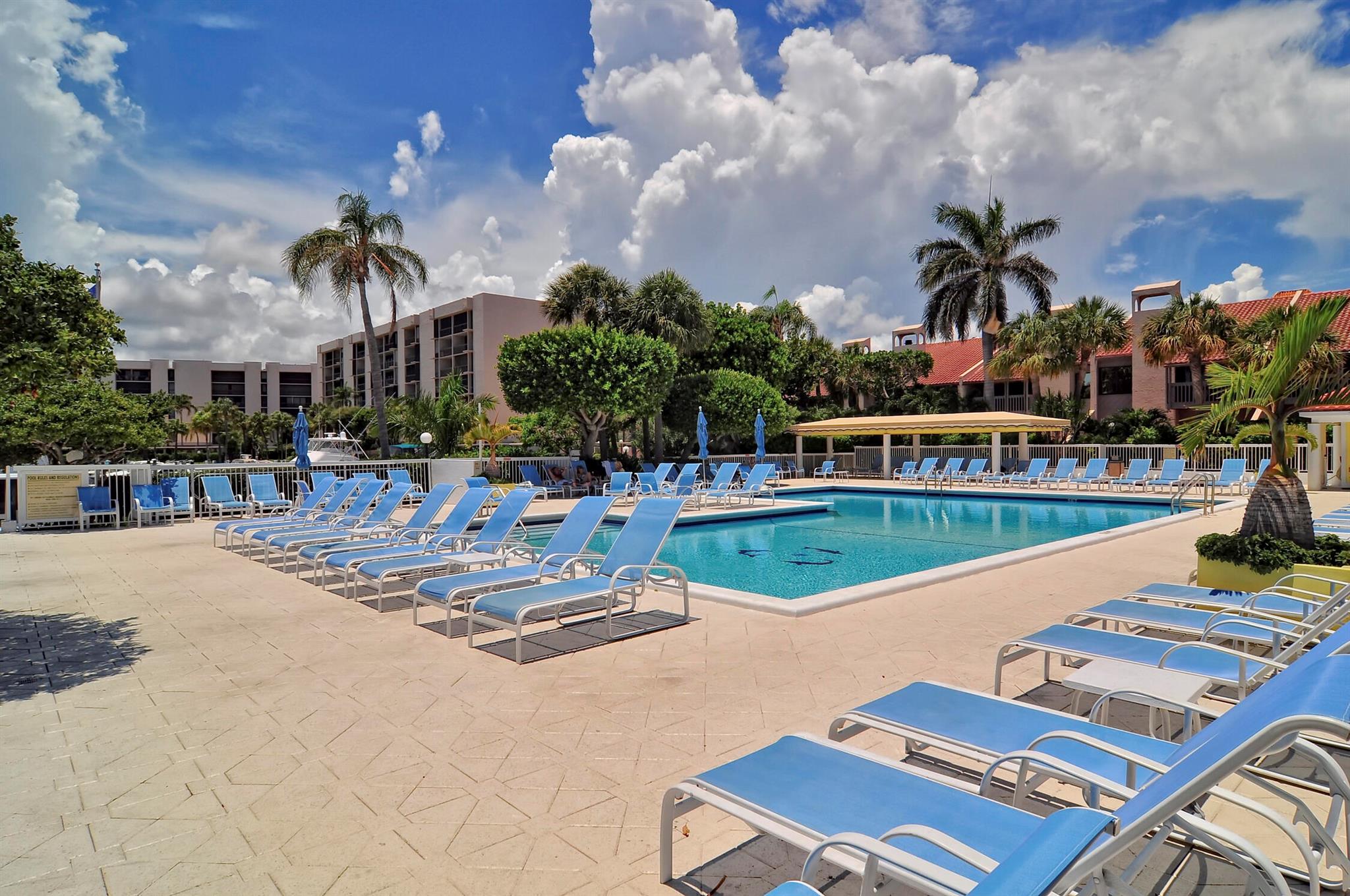 YACHT & RACQUET CLUB OF B - Residential
