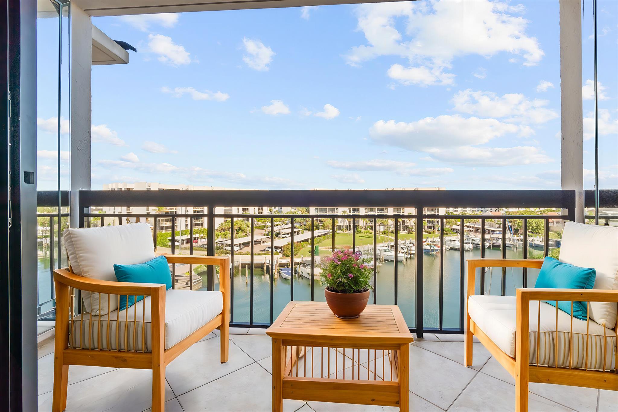 YACHT & RACQUET CLUB OF B - Residential