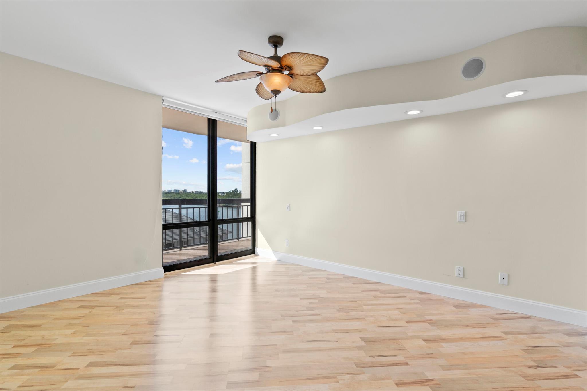 YACHT & RACQUET CLUB OF B - Residential