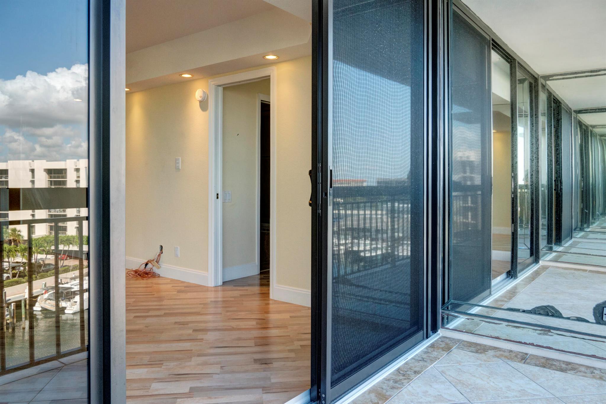 YACHT & RACQUET CLUB OF B - Residential