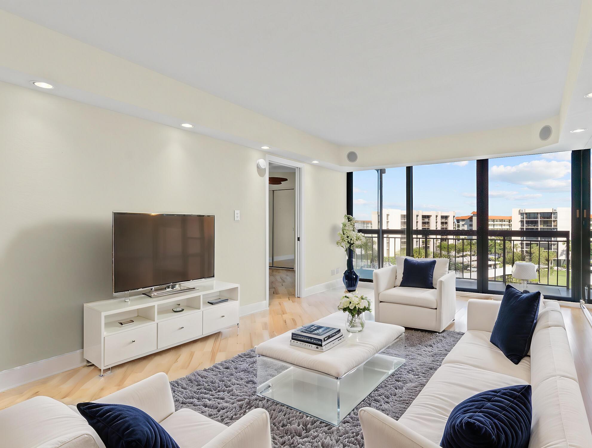 YACHT & RACQUET CLUB OF B - Residential