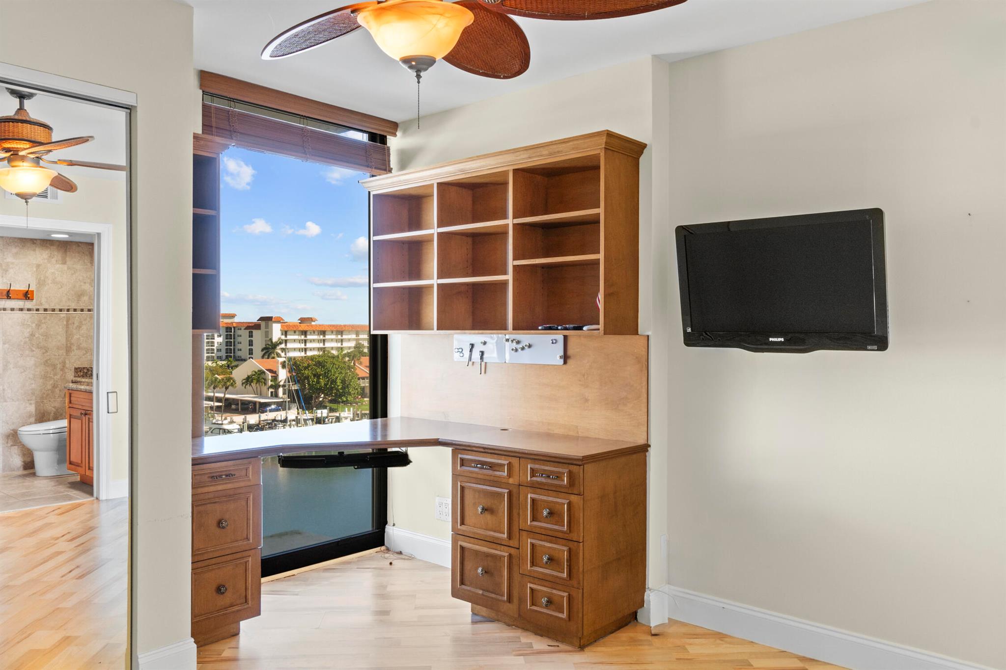 YACHT & RACQUET CLUB OF B - Residential