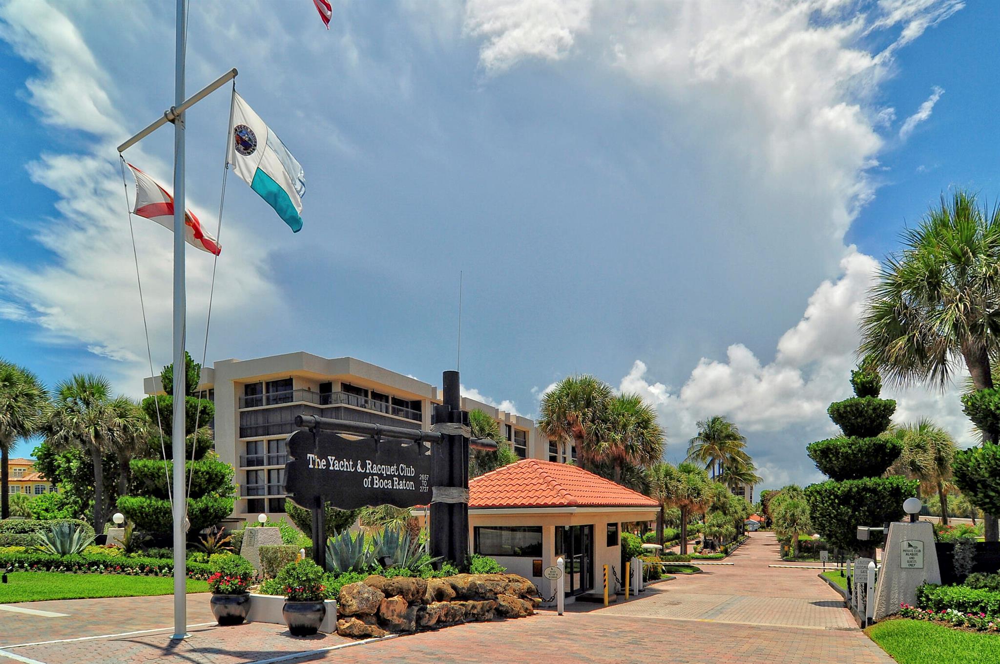 YACHT & RACQUET CLUB OF B - Residential