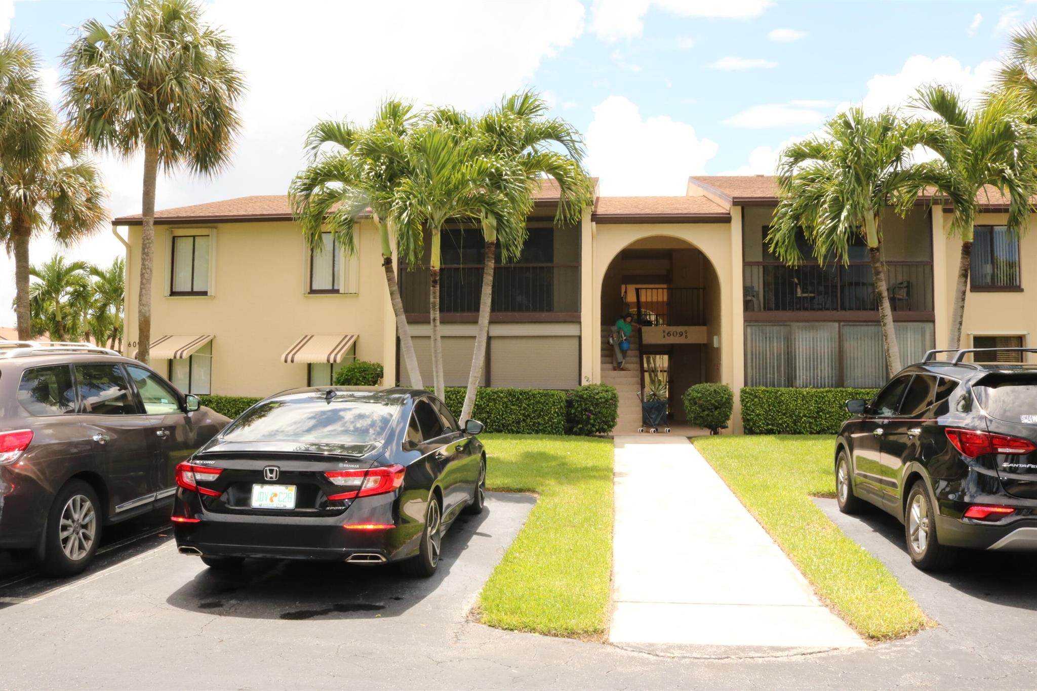 Available Aug 1, 2024. 650+ credit score, full background check will be done.2/2 condo, parking spot in front of your unit. Washer and Dryer in unit. Parking spot in front of unit. 2nd floor unit so no noisy neighbor above you.Nice quiet community all ages welcome, small pet okCommunity pool and clubhouse. Close to publix, duffys, fantastic parks and golf course.
