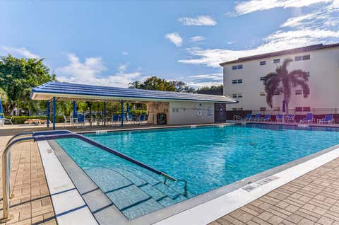 Tiny photo for 3004 Portofino Isle #M1, Coconut Creek, FL 33066 (MLS # B26034957)