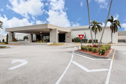 Tiny photo for 3004 Portofino Isle #M1, Coconut Creek, FL 33066 (MLS # B26034957)