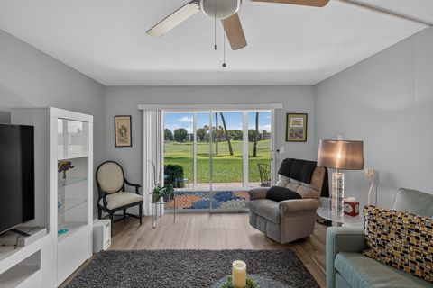 Tiny photo for 3004 Portofino Isle #M1, Coconut Creek, FL 33066 (MLS # B26034957)