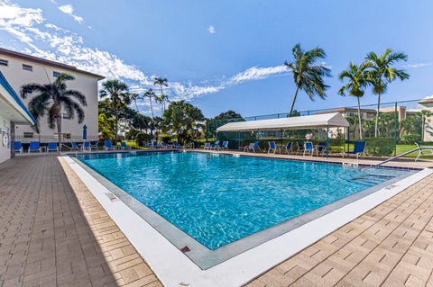 Tiny photo for 3004 Portofino Isle #M1, Coconut Creek, FL 33066 (MLS # B26034957)