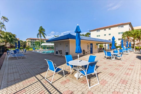 Tiny photo for 3004 Portofino Isle #M1, Coconut Creek, FL 33066 (MLS # B26034957)