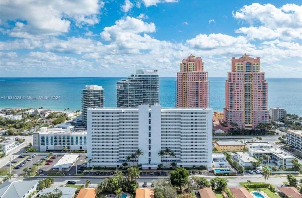 Photo of 2200 NE 33rd Avenue #11g, Fort Lauderdale, FL 33308 (MLS # B26037583)