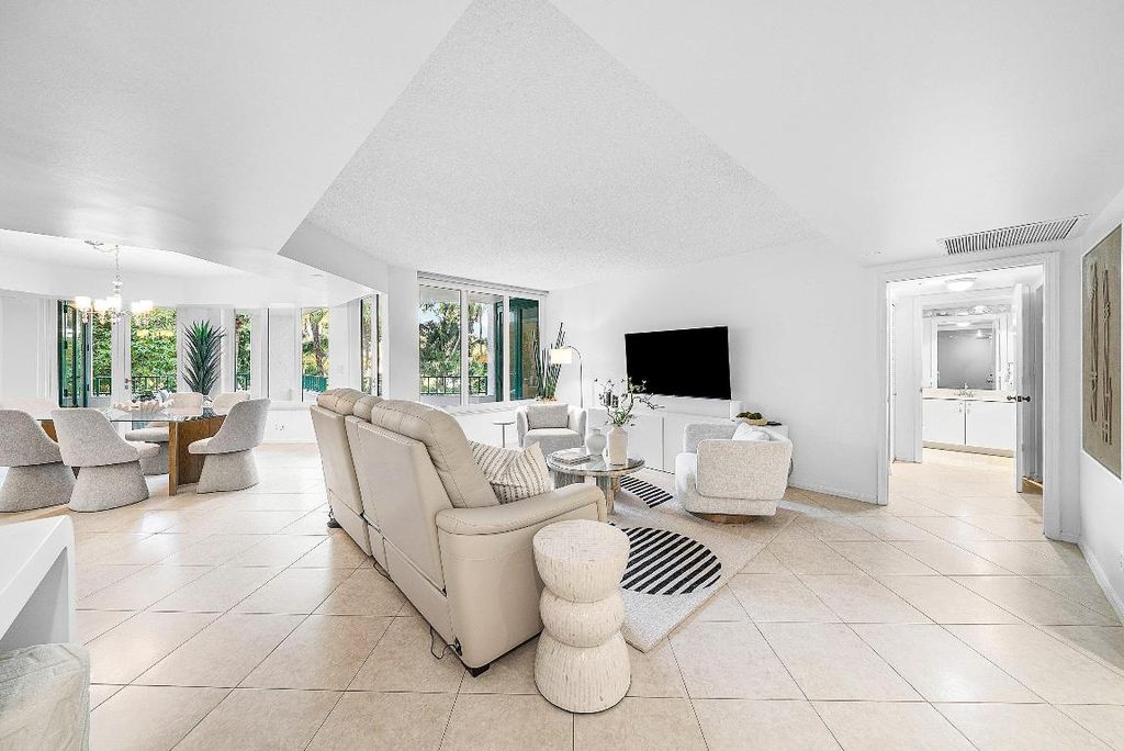 Photo of 100 SE 5th Avenue #210, Boca Raton, FL 33432 (MLS # R11149851)