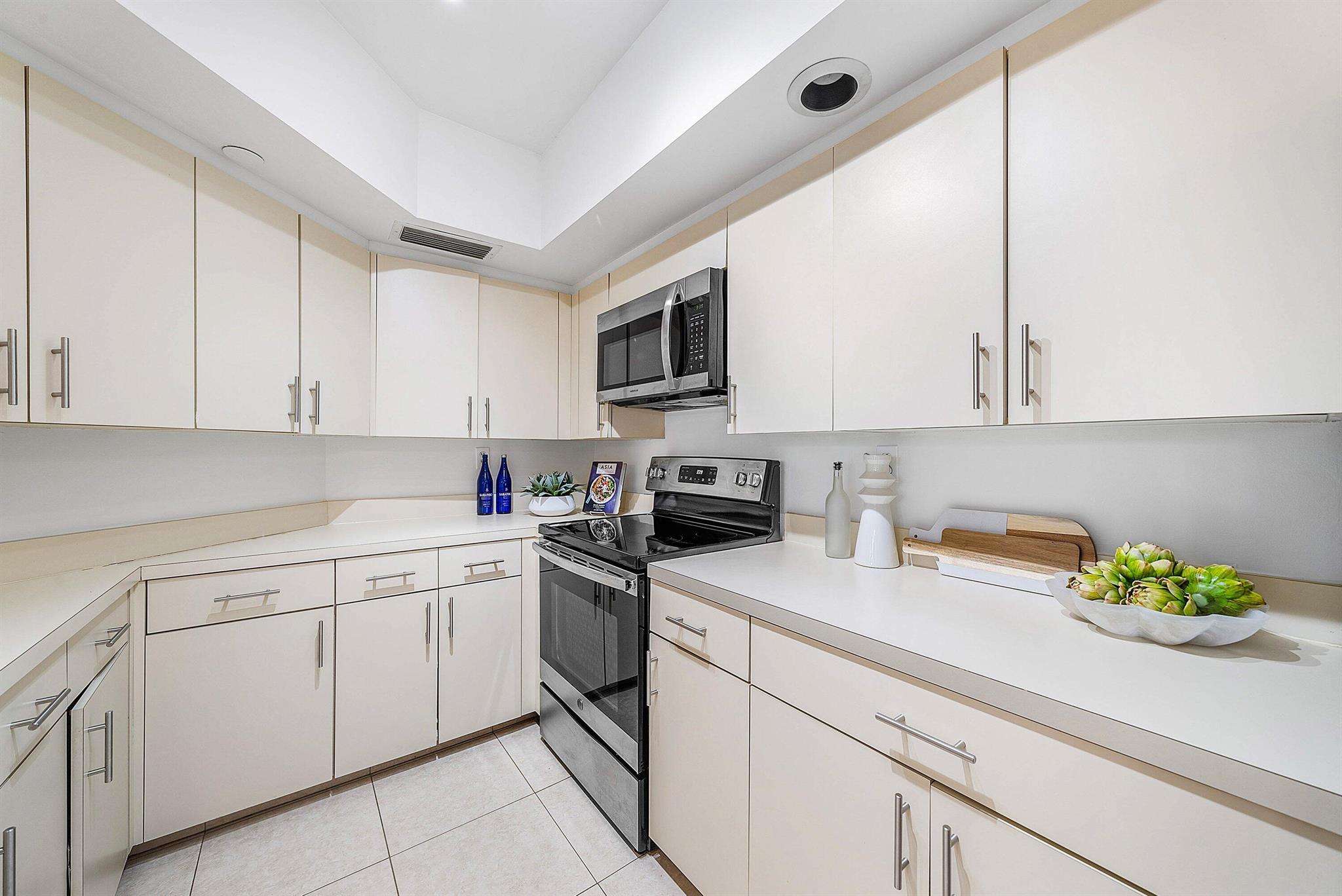 MIZNER COURT CONDO - Residential