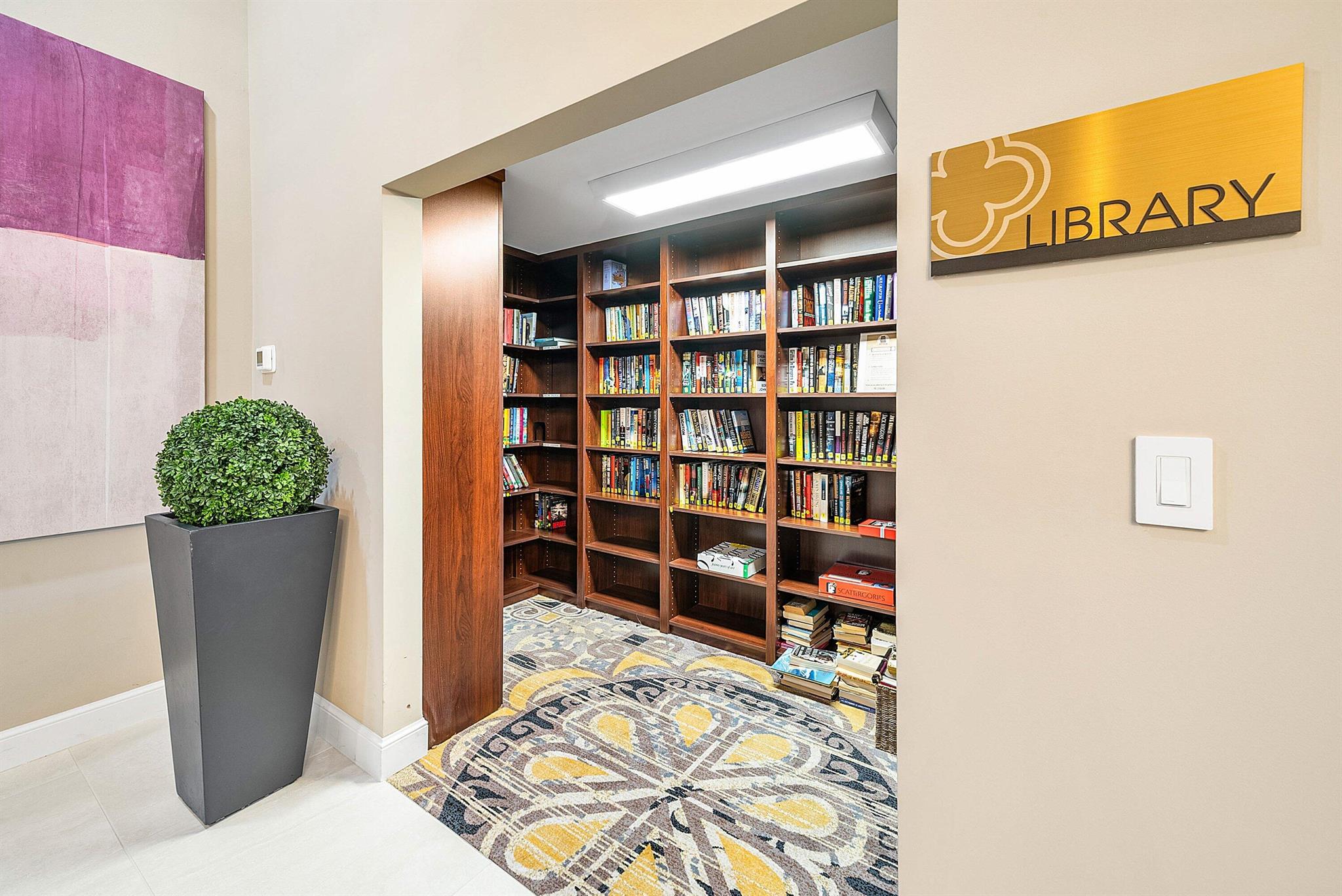 MIZNER COURT CONDO - Residential