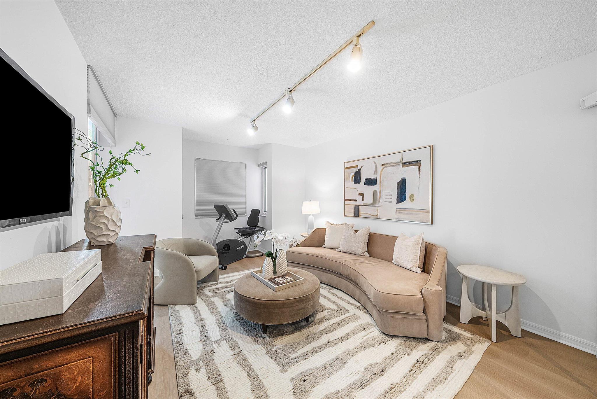 MIZNER COURT CONDO - Residential