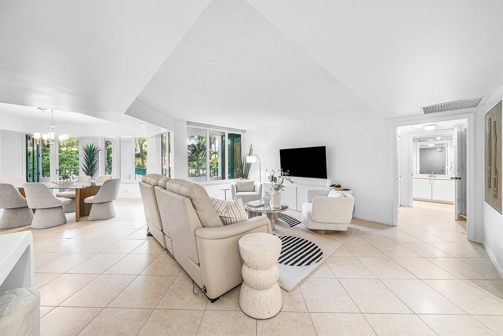 Photo of 100 SE 5th Avenue #210, Boca Raton, FL 33432 (MLS # R11149851)