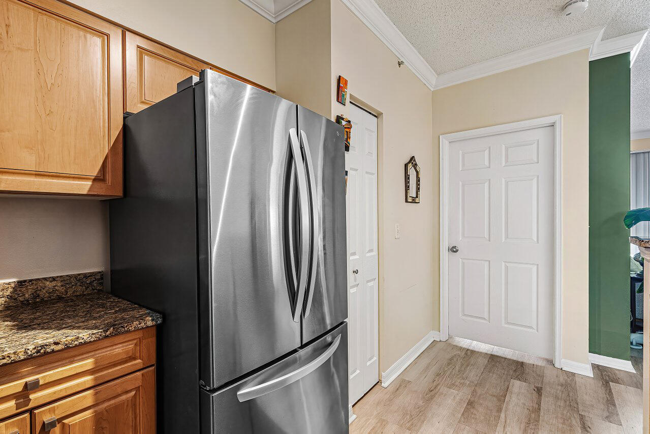 MONTECITO PALM BEACH CONDOMINIUM - Residential Lease