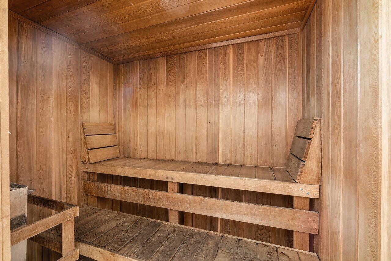 MONTECITO PALM BEACH CONDOMINIUM - Residential Lease