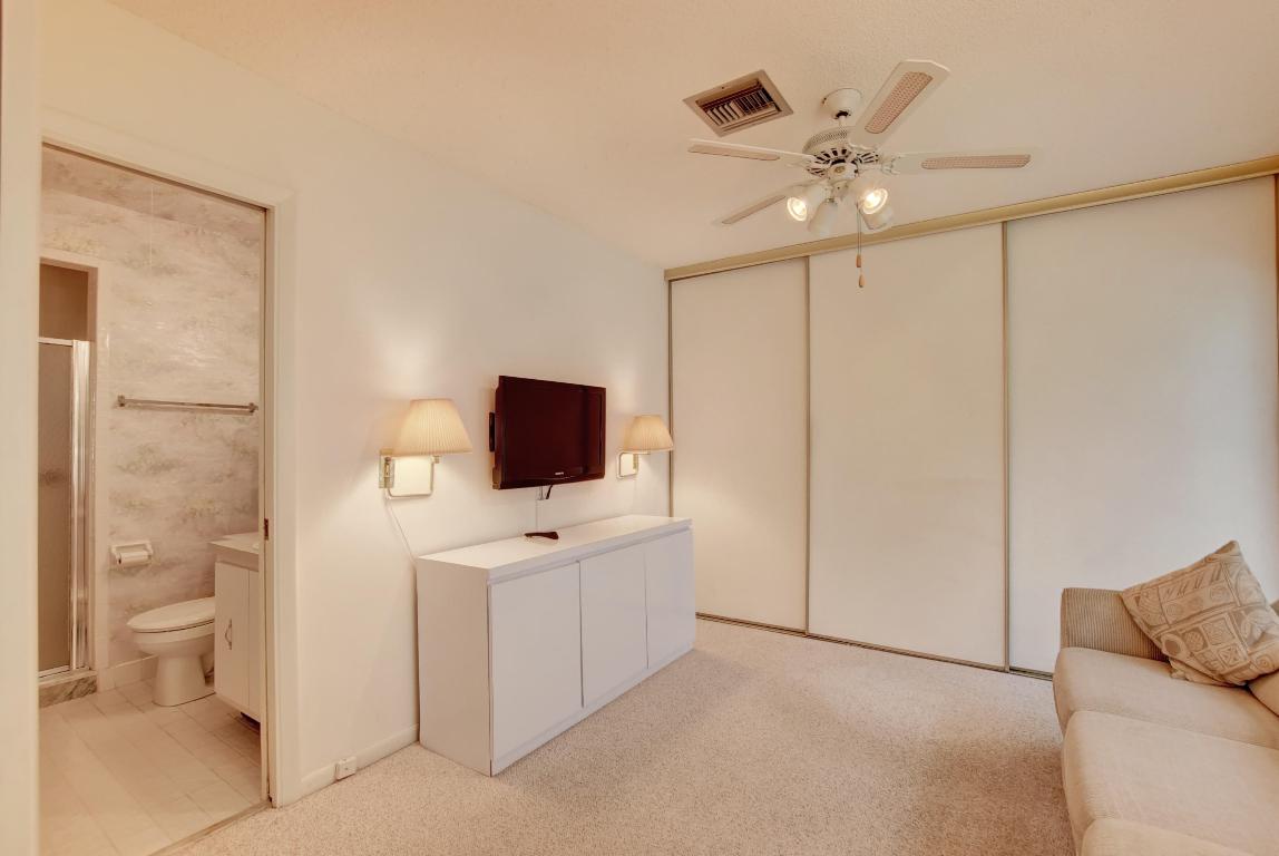 PALM GREENS AT VILLA DEL RAY CONDO II - Residential