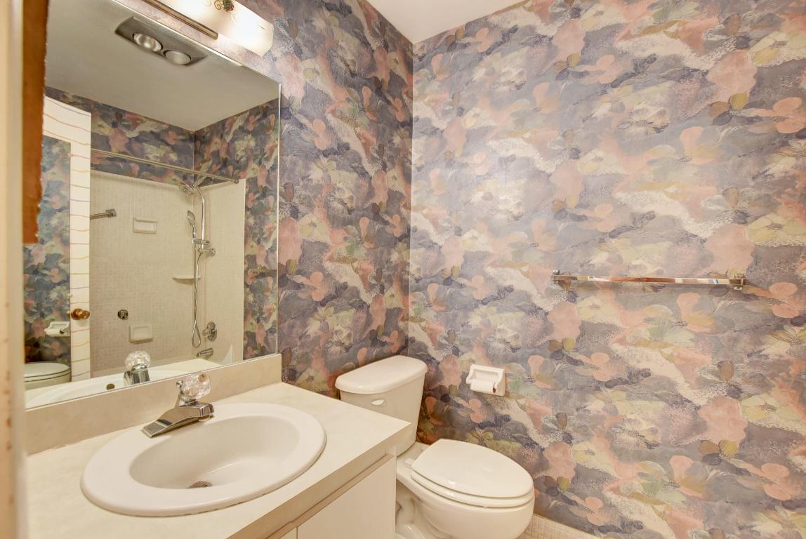 PALM GREENS AT VILLA DEL RAY CONDO II - Residential