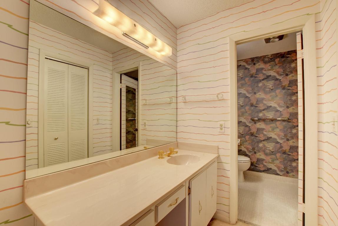 PALM GREENS AT VILLA DEL RAY CONDO II - Residential