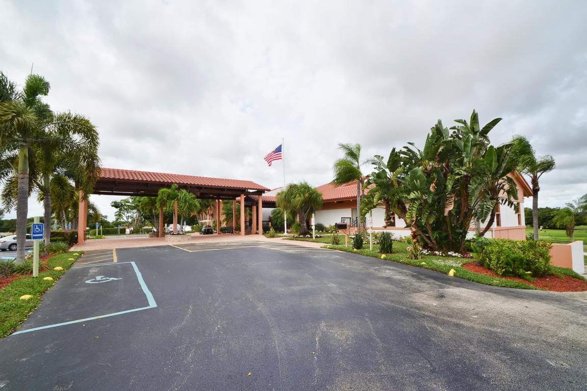 PALM GREENS AT VILLA DEL RAY CONDO II - Residential