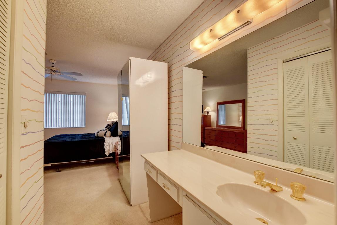 PALM GREENS AT VILLA DEL RAY CONDO II - Residential