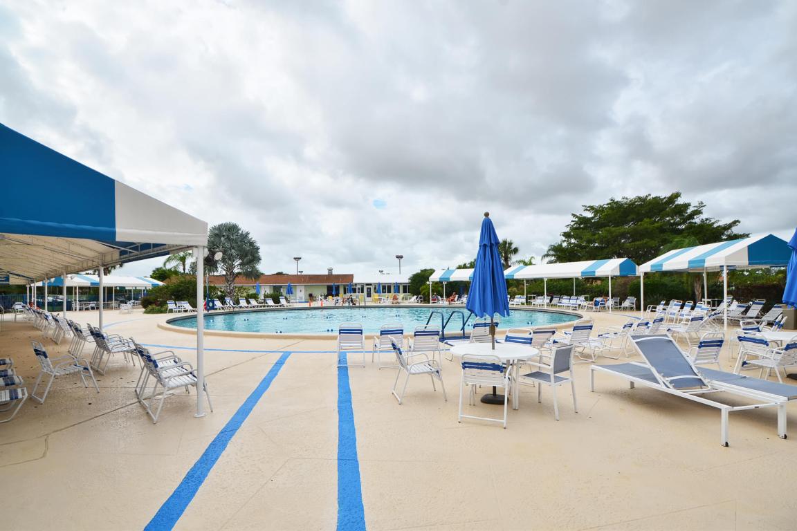 PALM GREENS AT VILLA DEL RAY CONDO II - Residential