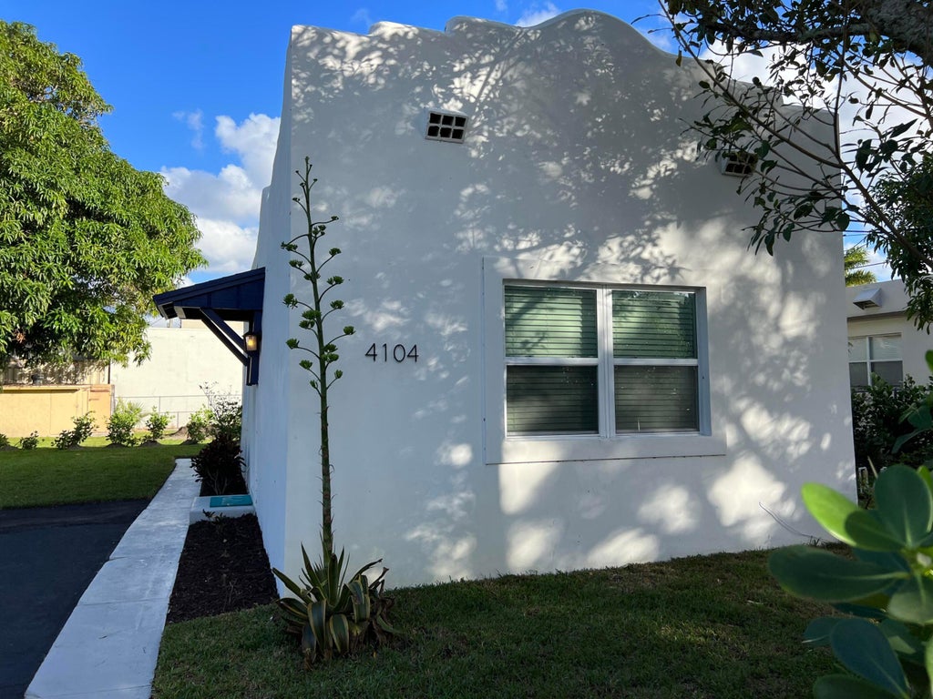 Photo of 4104 GARDEN Avenue, West Palm Beach, FL 33405 (MLS # B26078416)