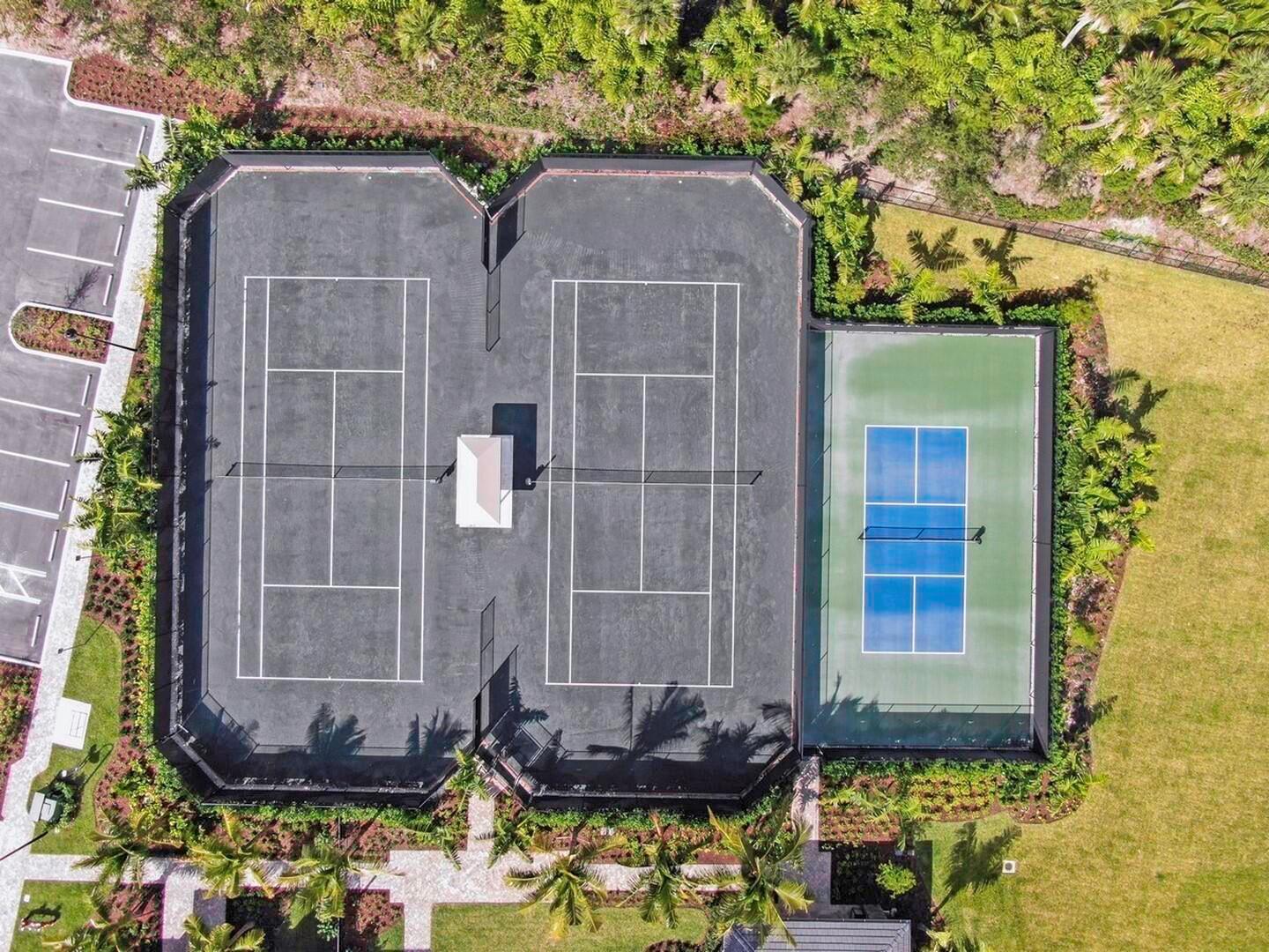 PALM MEADOWS ESTATES - Residential