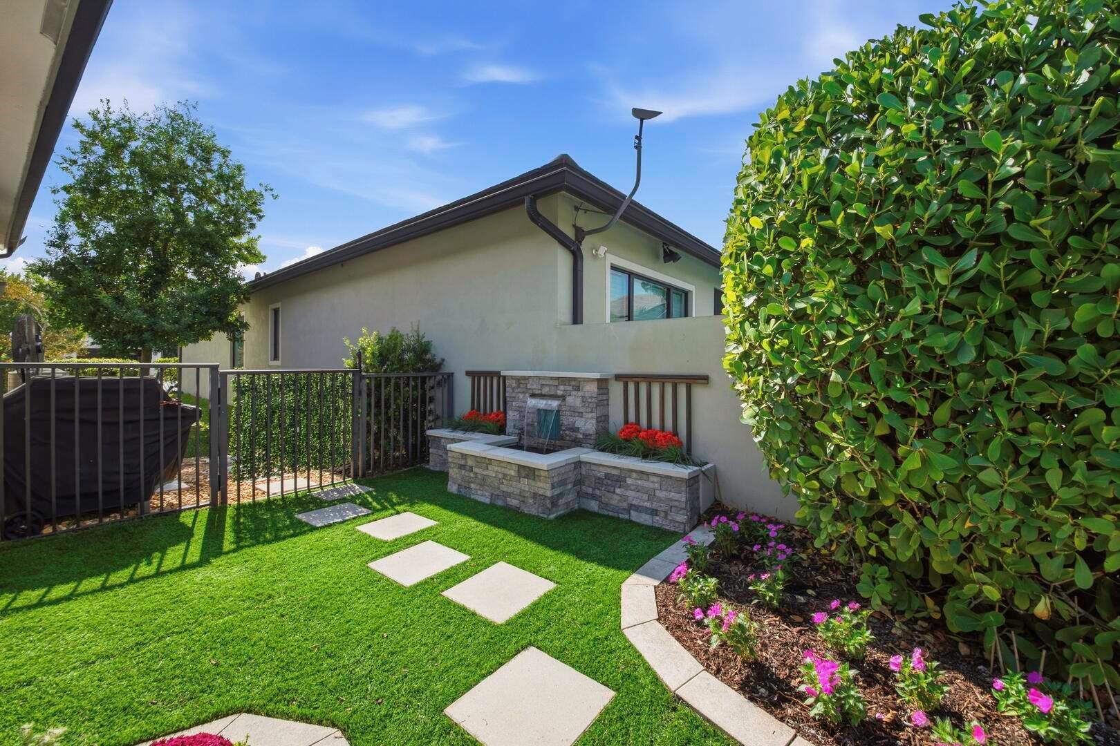 PALM MEADOWS ESTATES - Residential