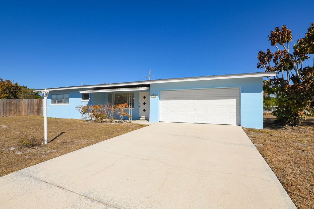 Photo of 209 Oak Lane, Port Saint Lucie, FL 34952 (MLS # R11163543)