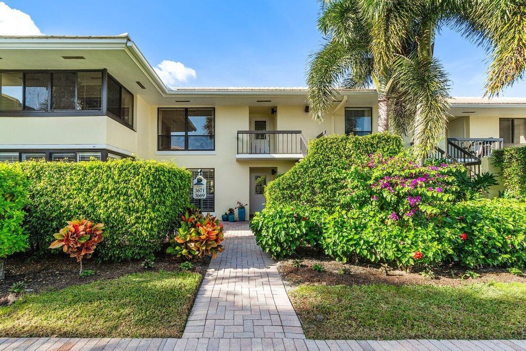 Photo of 3671 Quail Ridge Drive N #Bobwhite B, Boynton Beach, FL 33436 (MLS # R10934135)