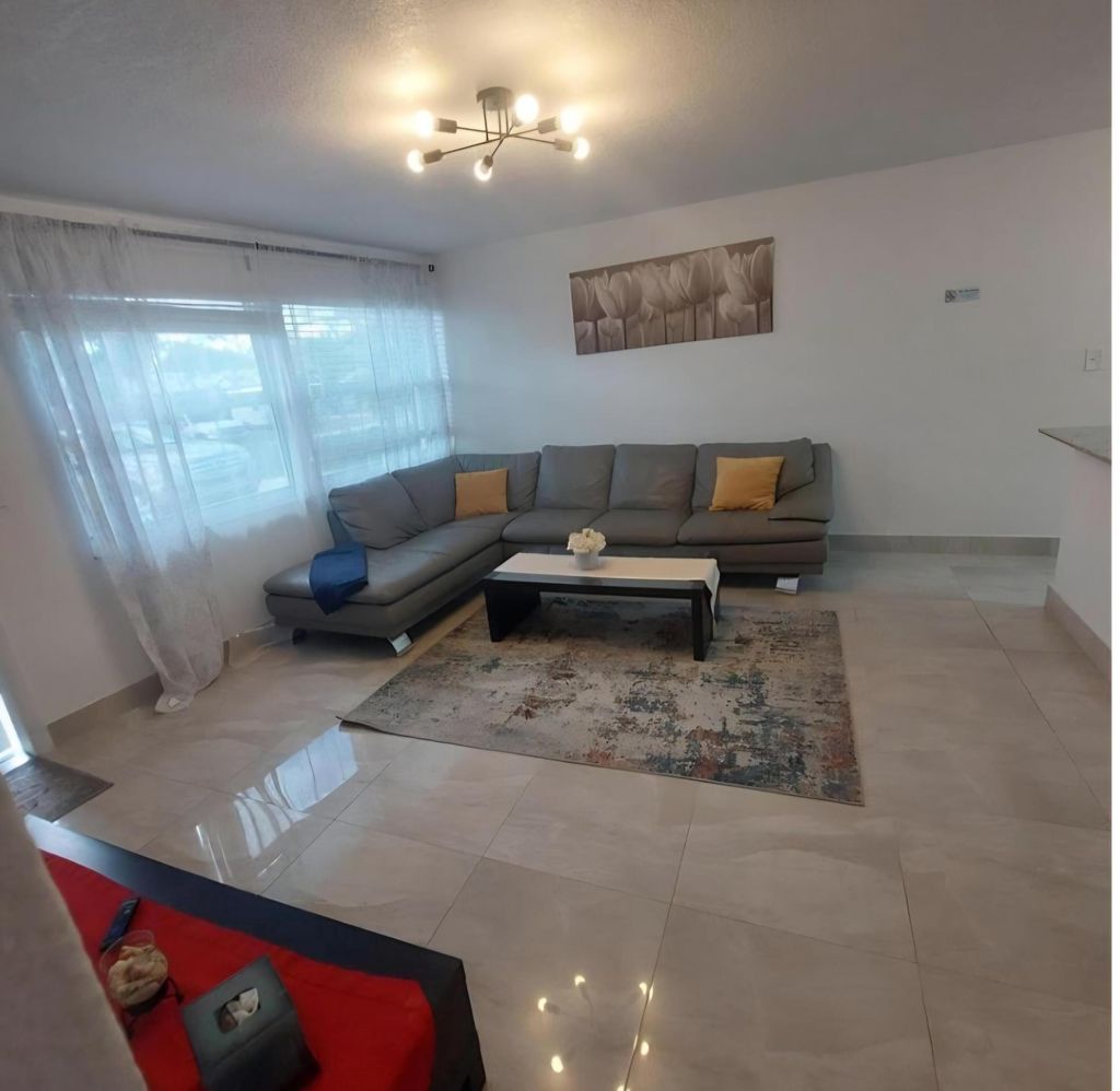 Photo of 1670 NE 1st Avenue, Pompano Beach, FL 33060 (MLS # B26007409)