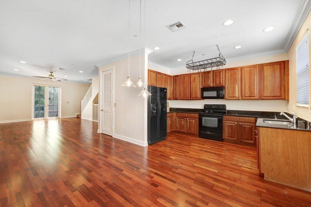 2502 N DIXIE Highway 39
