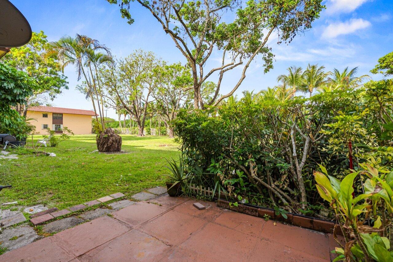 FOREST HILL VILLAS G - Residential