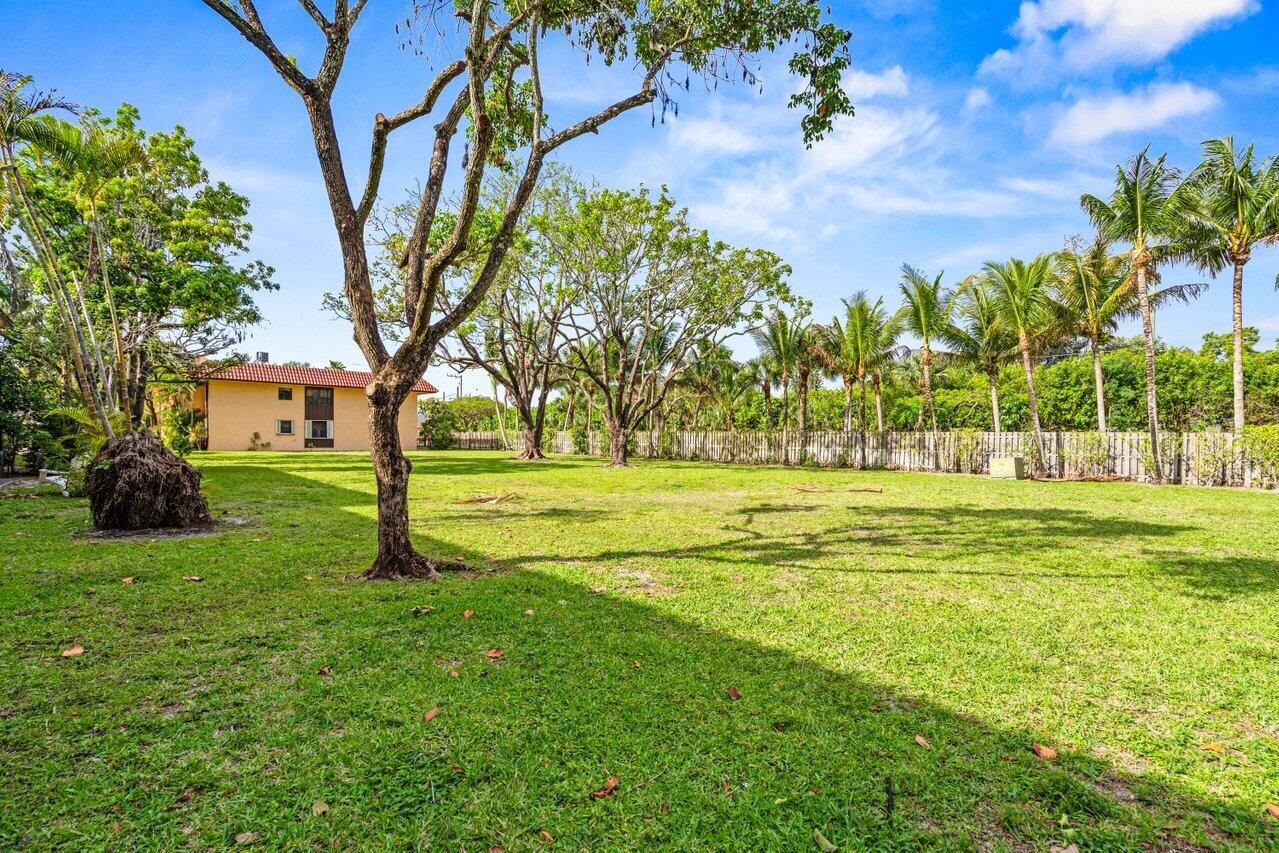 FOREST HILL VILLAS G - Residential