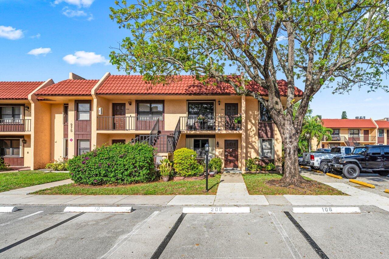 FOREST HILL VILLAS G - Residential