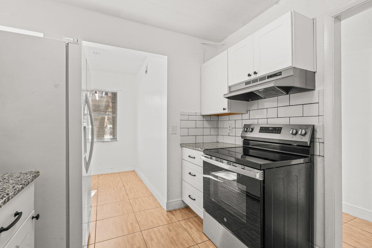 FOREST HILL VILLAS G - Residential