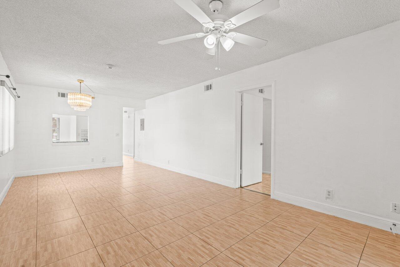 FOREST HILL VILLAS G - Residential