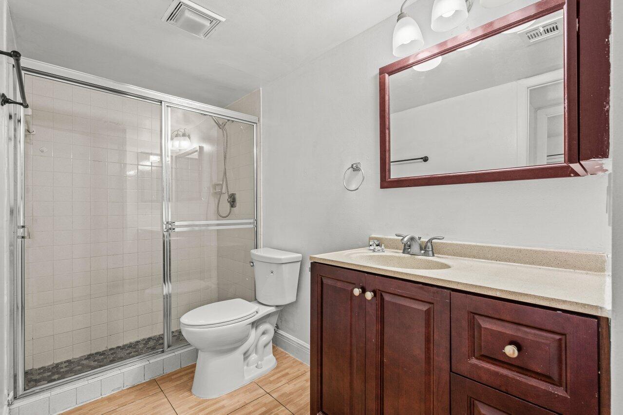 FOREST HILL VILLAS G - Residential