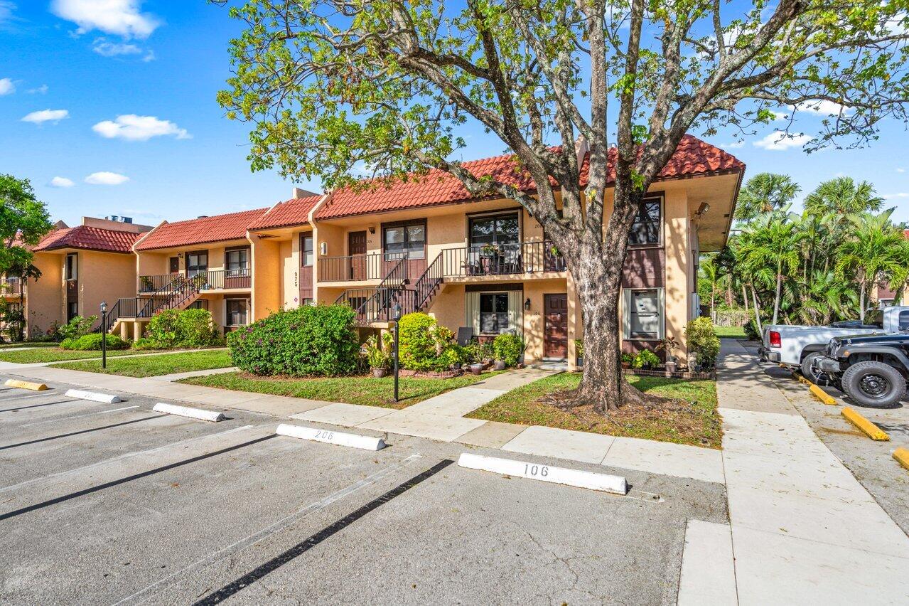 FOREST HILL VILLAS G - Residential