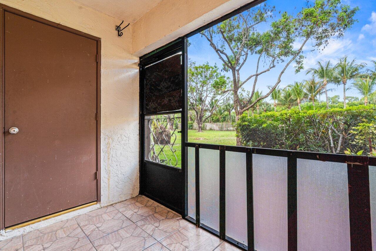 FOREST HILL VILLAS G - Residential