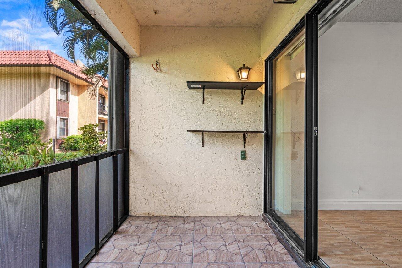 FOREST HILL VILLAS G - Residential