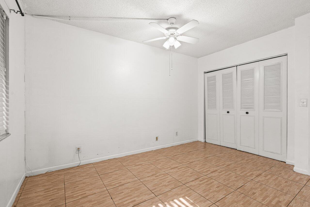 5975 Forest Hill Boulevard 106