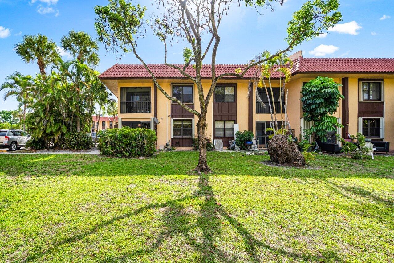 FOREST HILL VILLAS G - Residential