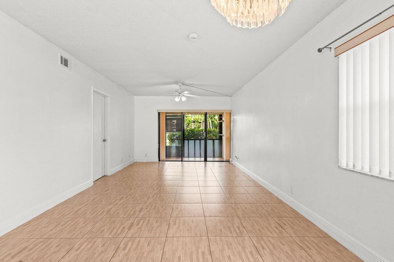 FOREST HILL VILLAS G - Residential