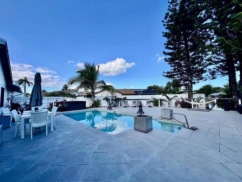 HERITAGE PINES - Residential