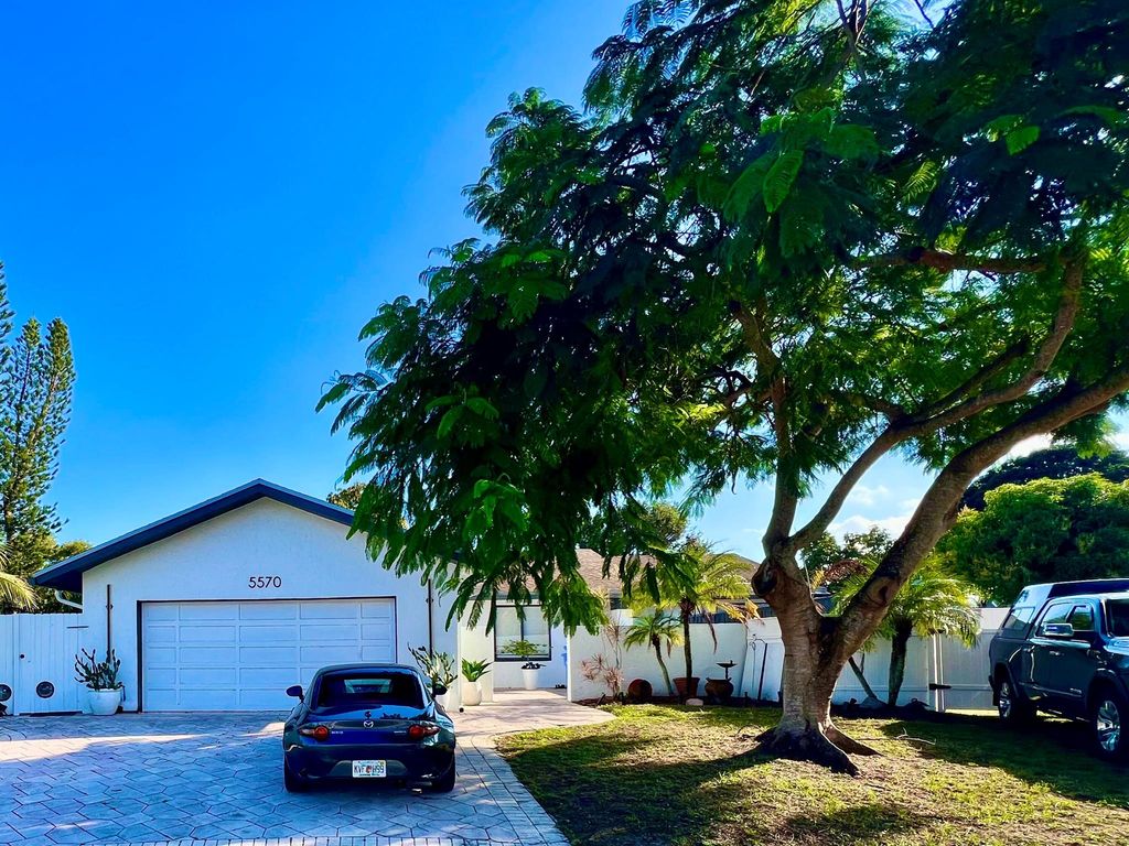 Photo of 5570 SW 9th Court, Margate, FL 33068 (MLS # R11150371)