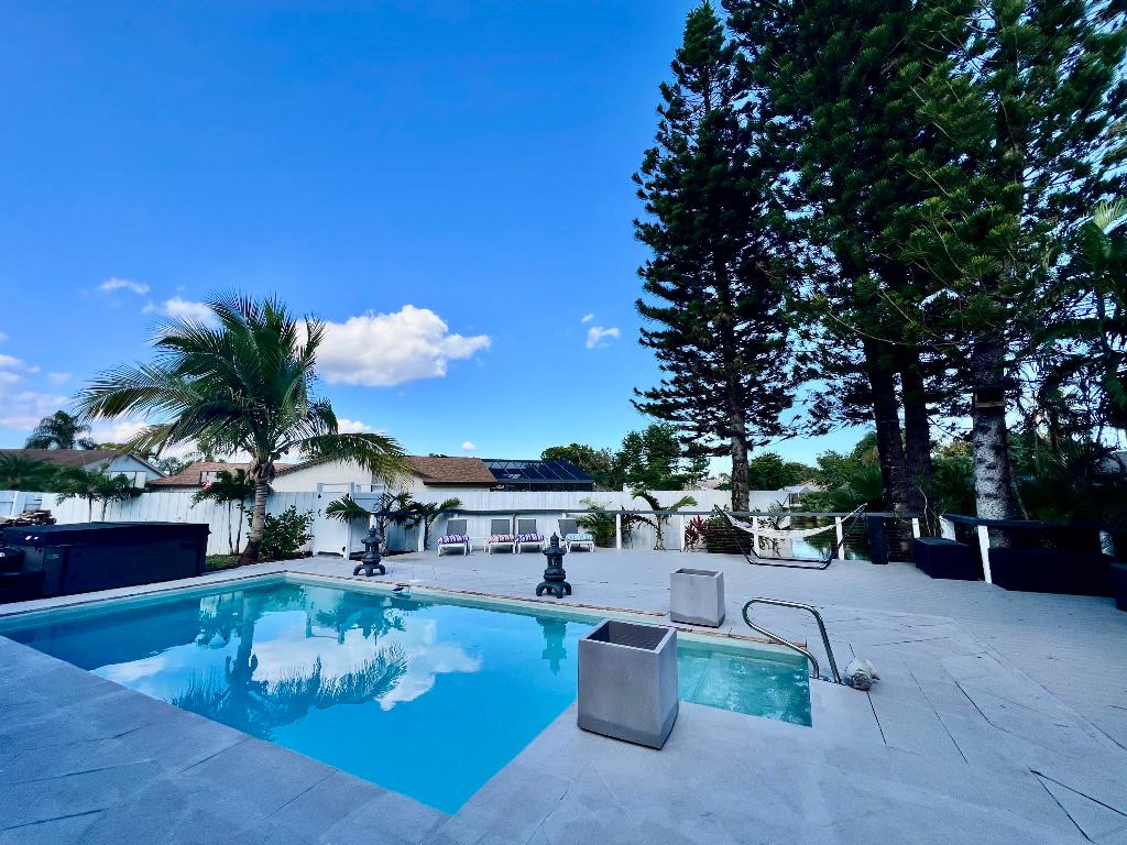 HERITAGE PINES - Residential